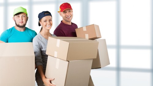 Local removals team managing access and loading in central London