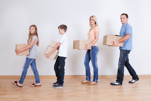 Packing and loading household furniture for a Pimlico relocation